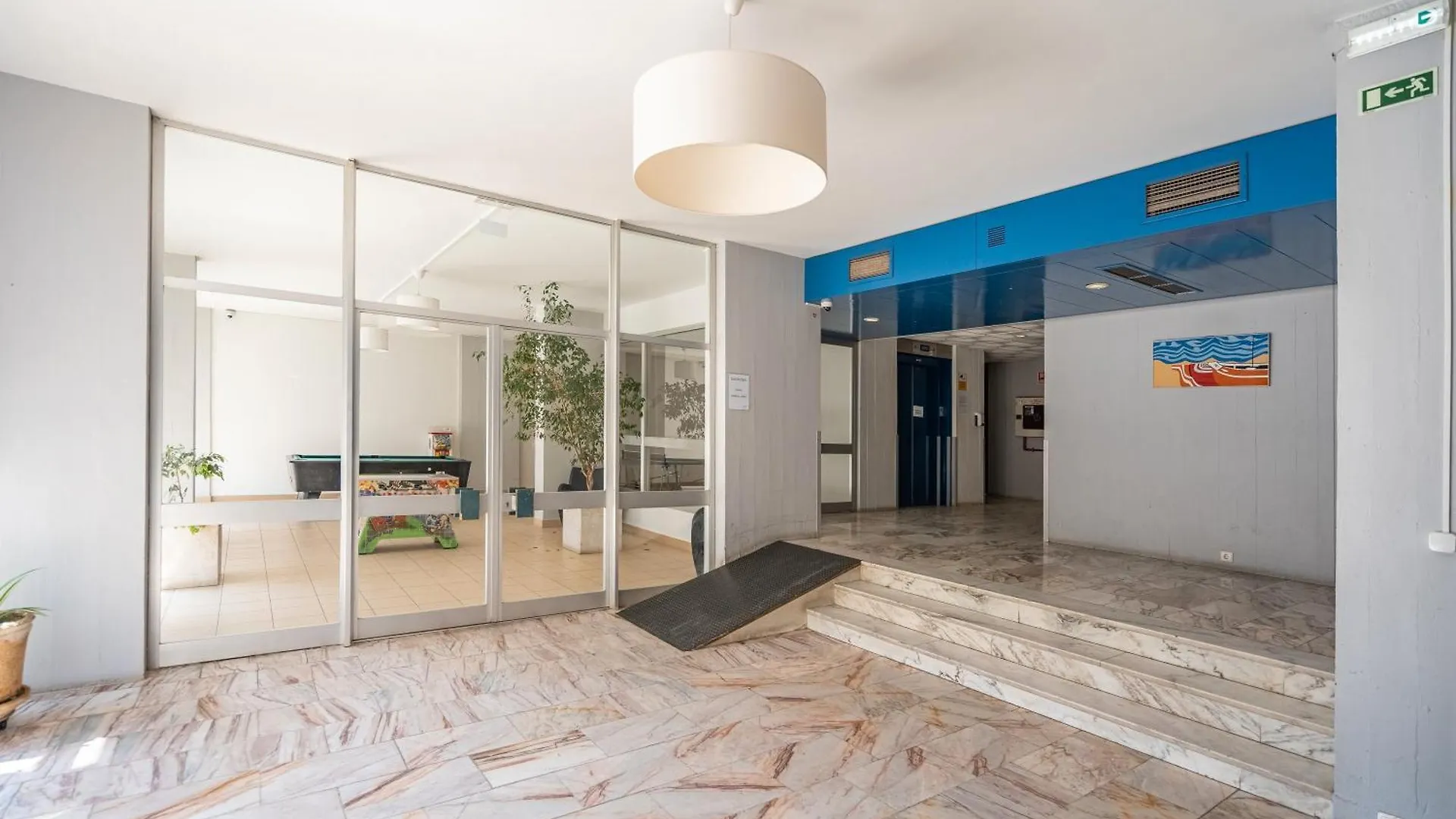 Modern Beach Apartment Portimão